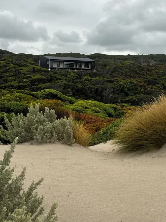 Welcome to Admiral Cabin, a luxurious off-grid retreat on King Island, Tasmania.