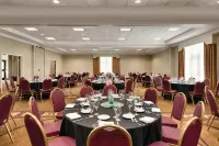 DoubleTree by Hilton Hotel Milwaukee - Brookfield Hotels in Brookfield