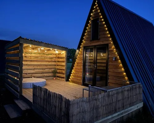 Cherry Blossom - Cosy Cabin in the Countryside with Hot Tub Hotels in Nuneaton