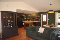 Cozy 3-Bed, 2-Bath McKenzie Bridge Home with AC & EV Charger