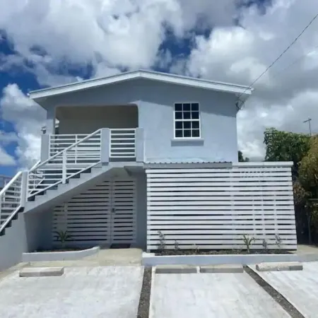 Seavetri Two - Modern apartment near serene beach and town centre