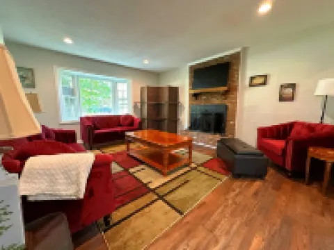 3-bedroom house in brilliant Rocky Mount with AC, WiFi