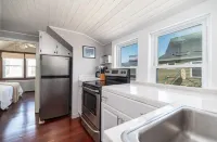 Bright Coastal Apartment in the center of Quaint New England Sea Town