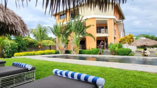 RESIDNZE SUISSE Three fully-equipped apartments in a quiet location