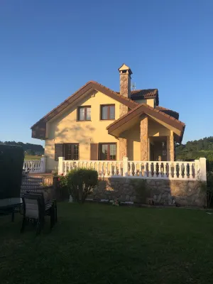 Casa La Huertina for 8 people Hotels in Comarca del Nora