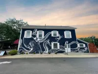 Charming 1-bedroom apartment in the historic district of enchanting Centerville Hotel a Washington Township