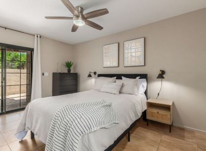 2Br/2BA Tucson Condo Near U of A, Hospitals & River Walk. Ideal for Long Stays!