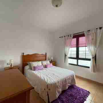 Estupendo Apartamento de 2 Dormitorios a 500 Metros de la Playa en La Santa Rooms