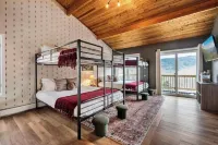 Luxury Ski Lodge w Hot Tub + Sauna Bartlett, NH