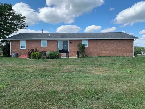 Charming 3-bedroom house with WiFi and AC in the heart of Walnut Creek. Hotels in Walnut Creek Township