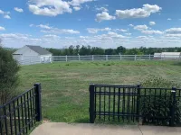 Charming 3-bedroom house with WiFi and AC in the heart of Walnut Creek. Hotels in Walnut Creek Township