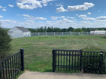 Charming 3-bedroom house with WiFi and AC in the heart of Walnut Creek. Отели в г. Walnut Creek