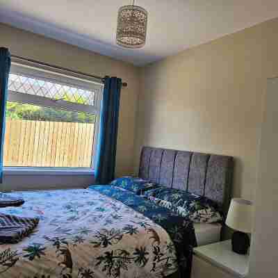 Cosy bungalow with great location in Derry City Rooms