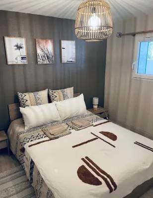 Small 2P in the heart of the mountains Отели в г. Пуге-Тенье