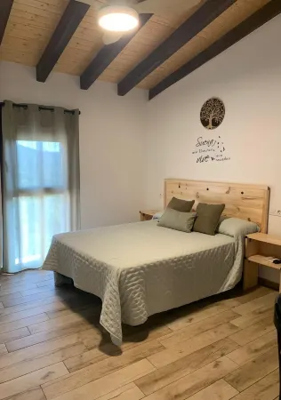 Casa Rural Puerto - Private pool Отели в г. Касас-дель-Монте