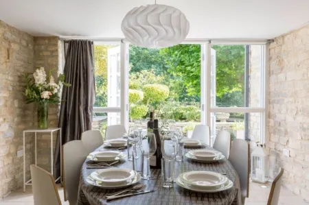 Chic Multi Award Winning  Luxury Cotswold Cottage - Sleeps 8