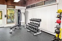 Hilo Hawaiian Hotel, Trademark Collection by Wyndham - salle de sport