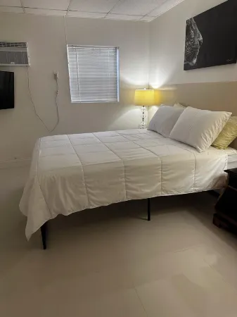 Your Place in South Florida Отели в г. Дейви