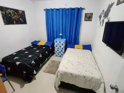 Apartamento completo, a 5 minutos del Aeropuerto intl, Las Americas Parque España 주변 호텔