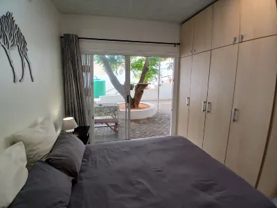 Villa Saffier is a cozy and safe apartment in Eros Park in Windhoek, Namibia.. Các khách sạn ở 