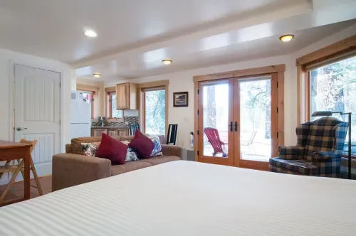 Walk to Lake Tahoe - Pet Friendly - 10Min to Skiing