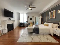 Spacious 5-bdrm house w/ WiFi, AC, and Laundry in charming MT. Vernon Baltimore