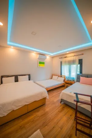 3-bedroom villa in welcoming Sapanca with huge garden at the lake. Отели в г. Rustempasa Mahallesi