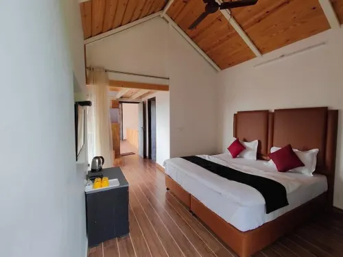 An independent Cottage with mountain view and 10 minutes walk from the lake.