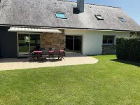 TY NOUCHKA.    GROUND FLOOR HOUSE.ON 1300M2 OF GREENERY MORBIHAN PLUVIGNER. Hotels in Pluvigner