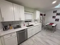 Classic 3-bedroom 2-ba house with WiFi, AC in fabulous Orlando Hotels in Pine Castle