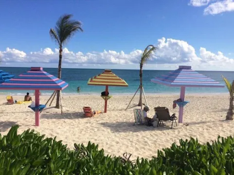 Charming 2-bedroom Beach Access Condo in marvelous Freeport, Lucaya