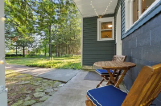 Sherwood Lighthouse Cabin - Near Boat Launch & State Park