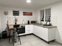 L'oasis des Kassaveries, T2 Fonctionnel et Moderne Avec Parking Sécurisé Hotels in Capesterre-Belle-Eau