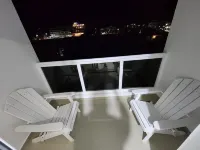 Very nice, clean and quiet place to relax and enjoy! Near downtown & the beach.