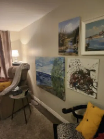 East Hamilton, close to stores, park, and downtown!