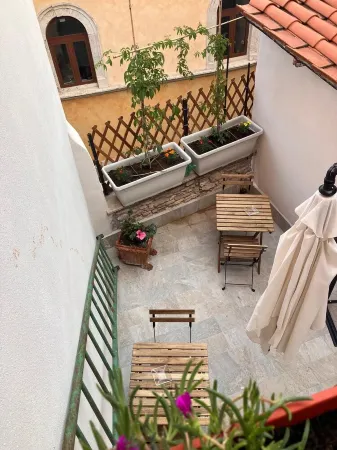 The house of memories in the historic center of Monterotondo has 2 apartments