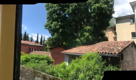 Vacation House Gerenzone Quiet apartment with large, well-exposed terrace.