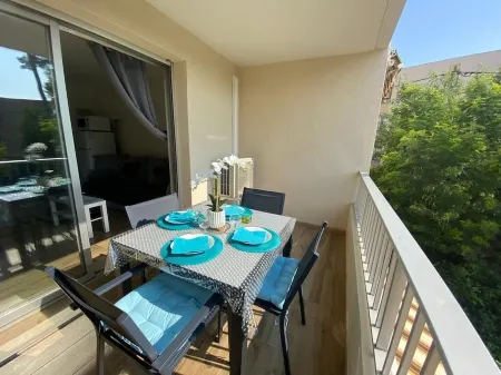 Studio climatisé 4 personnes proche du centre de Sanary