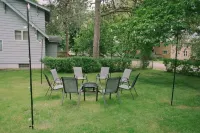 Newly Renovated Cozy 3 Bed, Bike Trails, Shopping, Food, Near Lake, Near Park!