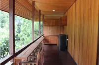 Emaki Almasoem Resort Hoteles en Cibogo