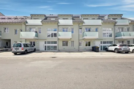 Welcome to our stylish new construction vacation home in Dasing!