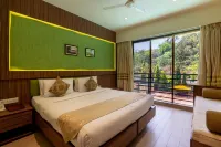 Zaras Resort Khandala - Mountain view