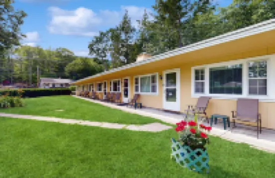 King Birch Lake Home, Unit 5 Hotels in Alton