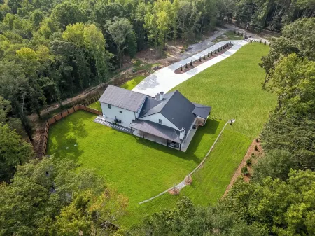 The Estate, King Beds, near Chateau Elan and Road Atlanta, lake Lanier