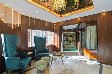 FabHotel Samrat Отели рядом с достопримечательностью «Индиан Музеум»