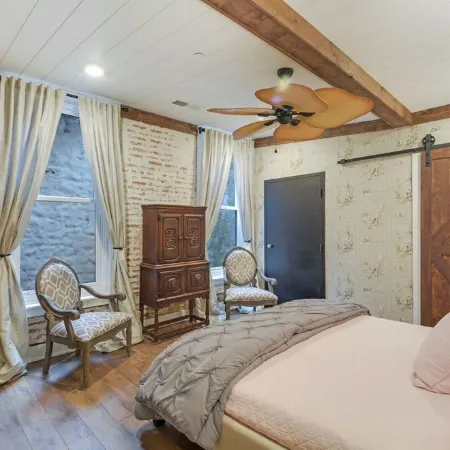 Two Story Suite Overlooking Historic Main Street Galena, IL. Sleeps 16!