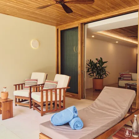 Capitán Suizo Beachfront Boutique Hotel