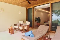 Capitán Suizo Beachfront Boutique Hotel