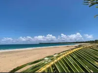 Beautiful 2 bedroom unit, free wifi, pool 3 minutes walk from beach