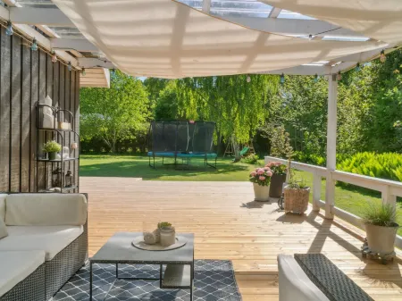 "Veljan" - 1.2km from the sea Отели в г. Vig